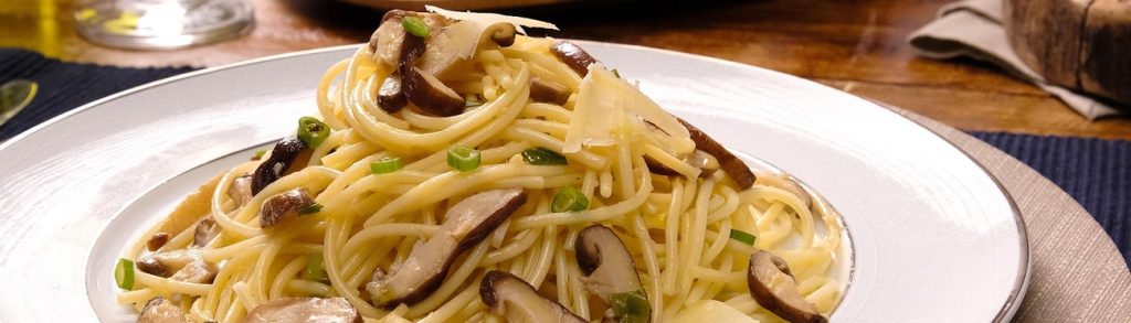 Macarrão sem glúten com shitake