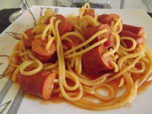 Macarrão Espetado na Salsicha