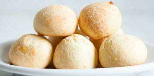 Pão de Queijo Simples com 3 Ingredientes