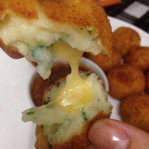 Receita de Bolinho de Batata com Queijo