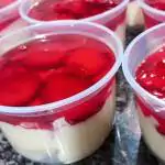 Torta Espelhada de Morango no Potinho