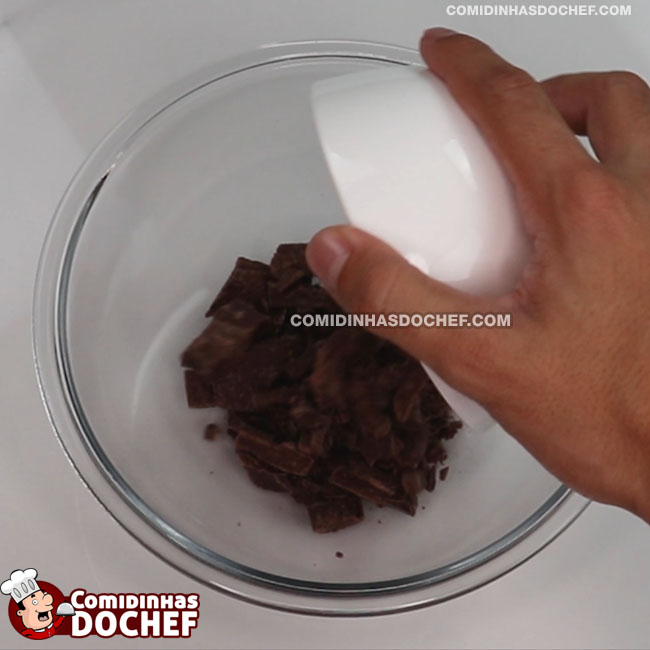Como Fazer Bomba de Chocolate - Passo 2