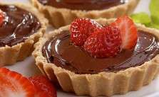 Tortinha de Chocolate com Morangos