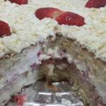 Bolo de Leite Ninho com Morango - Bolo de Leite Ninho com Morango Bolo de Leite Ninho com Morango
