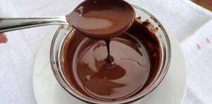 Calda Cremosa de Chocolate