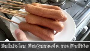 Salsicha Empanada no Palito