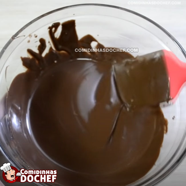 Mousse de Chocolate Simples - Passo 2