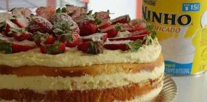 Naked Cake Com Recheio de Ninho e Morango