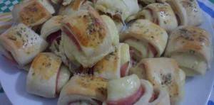 Pãezinhos de Presunto e Queijo