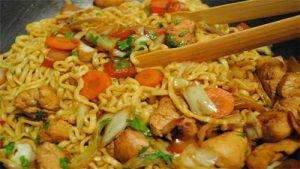 Como Fazer Yakissoba de Frango