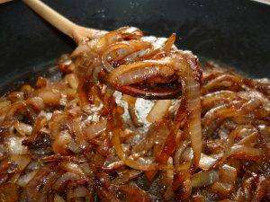 Aprenda a Fazer Cebola Caramelizada