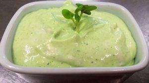 Receita Simples de Maionese Verde para Hambúrguer