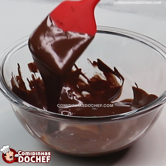 Bolo de Chocolate com Recheio de Marshmallow - Passo 4