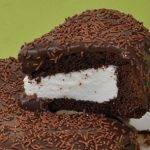 Bolo de Chocolate com Recheio de Marshmallow