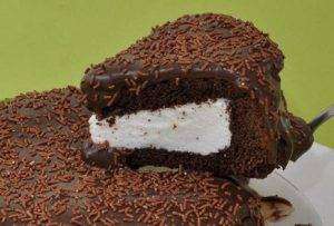 Bolo de Chocolate com Recheio de Marshmallow