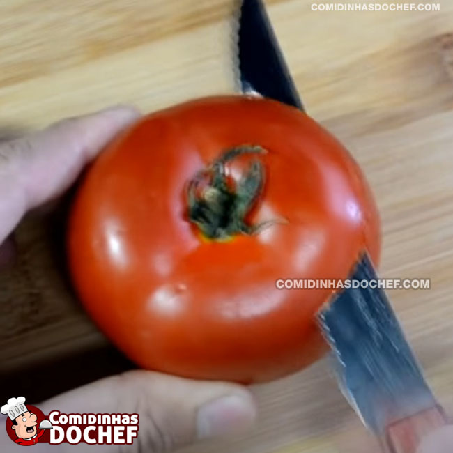 Tomate Recheado de Forno 3 Ingredientes - Passo 1