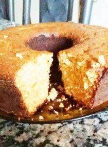 Bolo de Pão com Leite Condensado