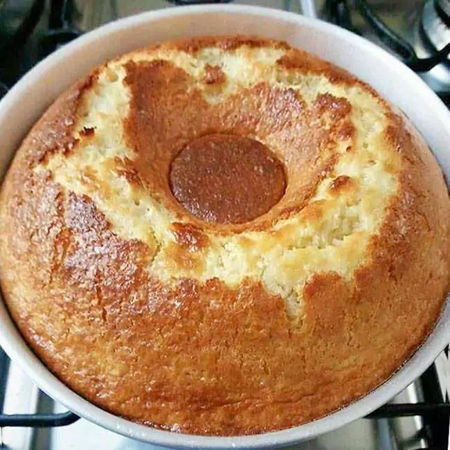 Receita de bolo de trigo para fazer em casa facilmente; fofinho e