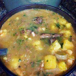 Caldo de Mandioca com Carne