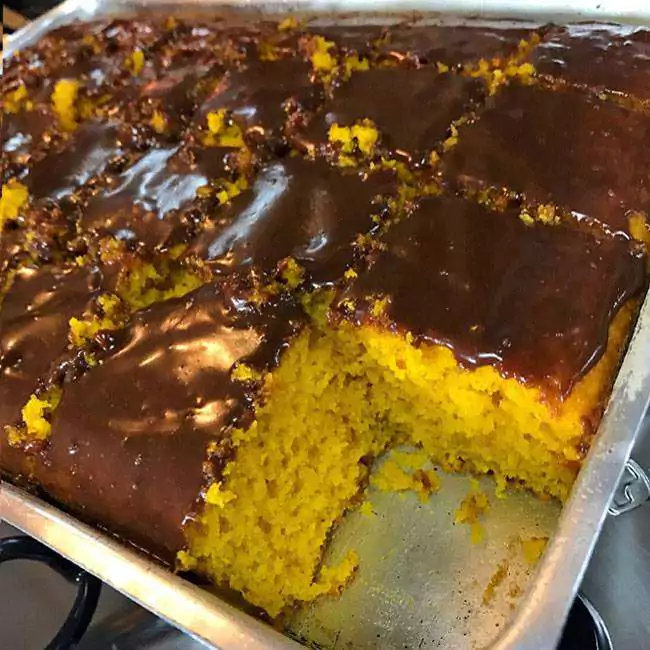 Bolo de Cenoura sem Trigo e sem Leite: Receita Feita no Liquidificador e  Cobertura de Chocolate