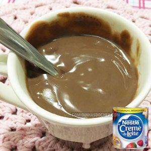 Chocolate Quente com Creme de Leite