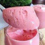 Mousse de Morango com Suco Tang