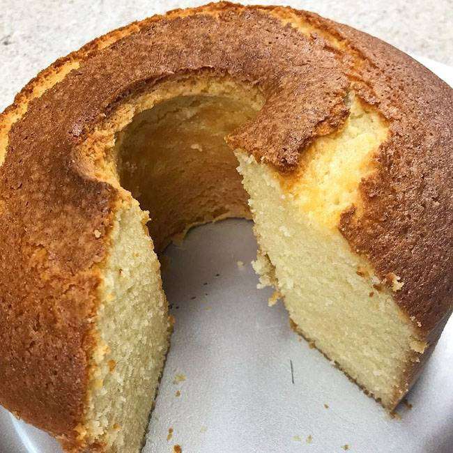 Receita de Bolo de Farinha de Trigo no Liquidificador da vó! Confira