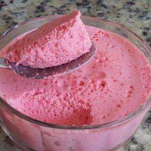 Gelatina com Creme de Leite e Leite Condensado no Liquidificador
