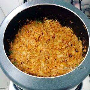 Frango Desfiado com Molho de Tomate