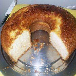 Bolo de Arroz Cru com Leite Condensado