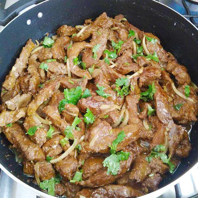 Receita de bife de fígado acebolado 