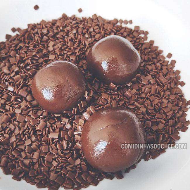 Brigadeiro Gourmet de Chocolate - Passo 7