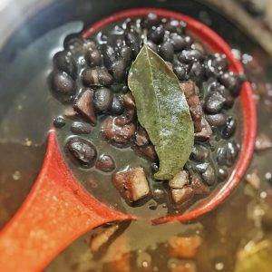 Cozinhar Feijão Preto na Panela de Pressão