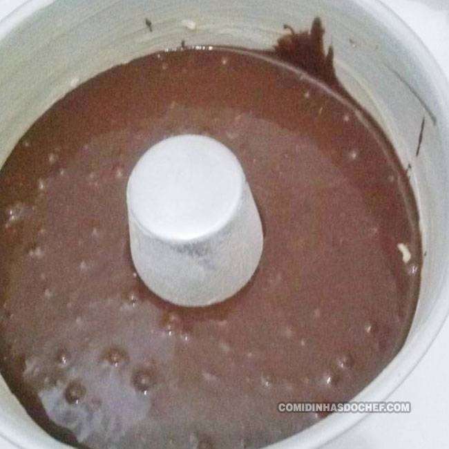 Bolo de Chocolate Simples e Fácil - Comidinhas do Chef