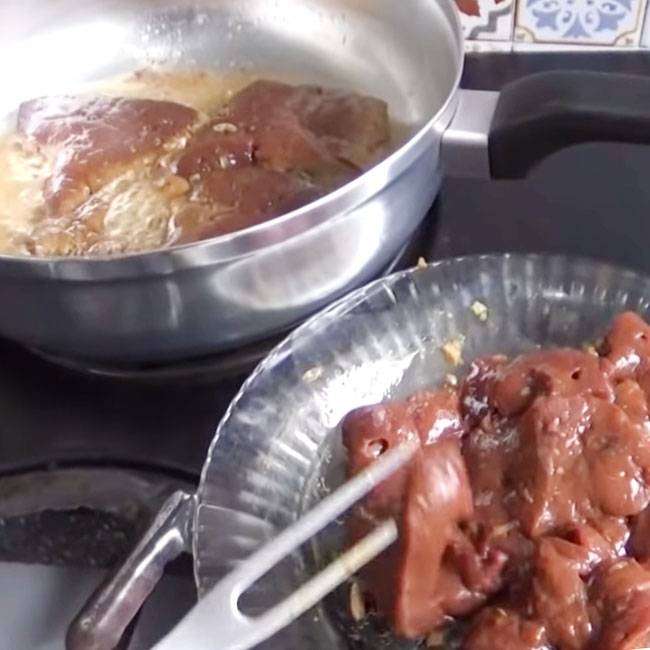 Bife de Fígado Acebolado - Comidinhas do Chef