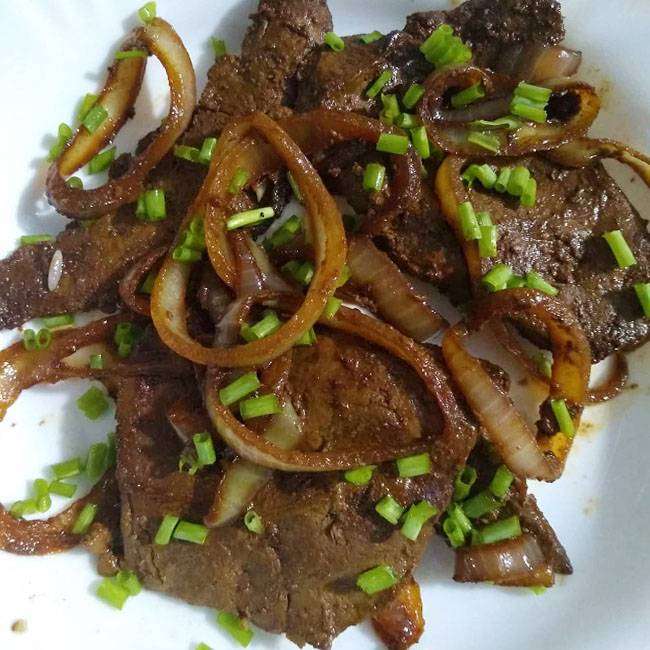 Bife de figado acebolado com molho - tão fácil e saboroso!, Receita