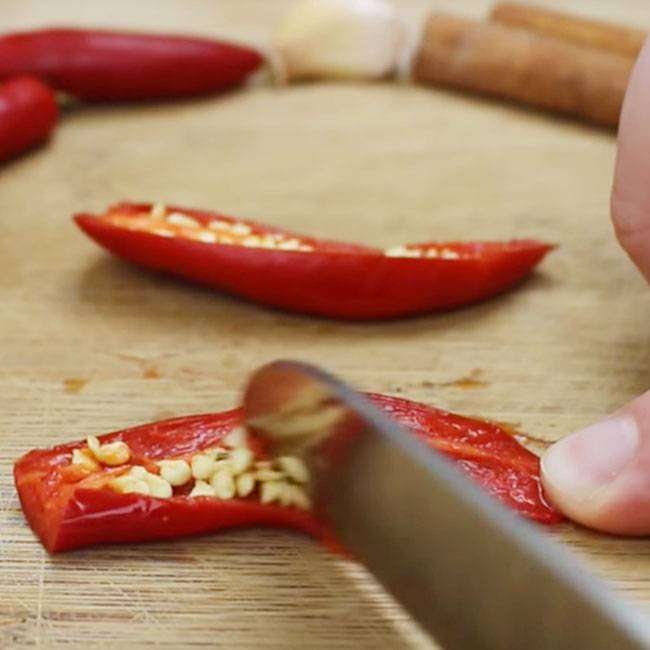 como fazer GELEIA de MORANGO com PIMENTA dedo de moça - receita