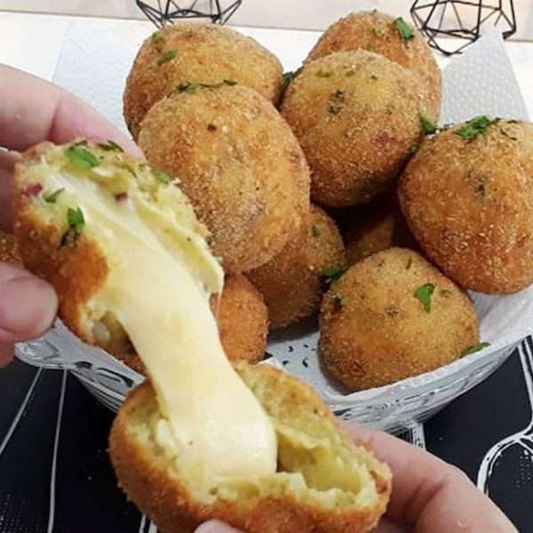 Bolinho de Batata Recheado