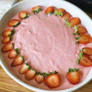 Mousse de Morango com a Fruta