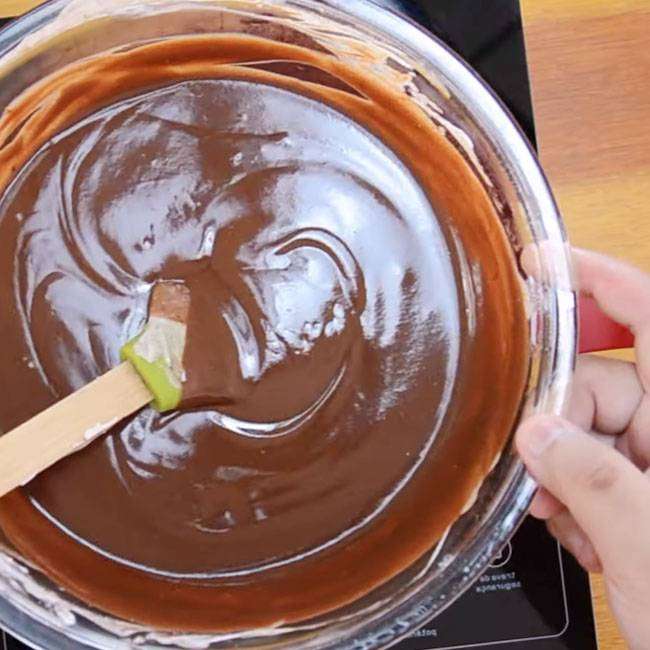 Bolo de Chocolate Cremoso - Passo 10