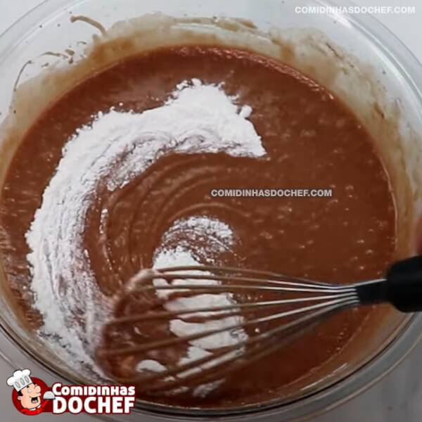 Bolo de Chocolate SEM Liquidificador - Passo 7