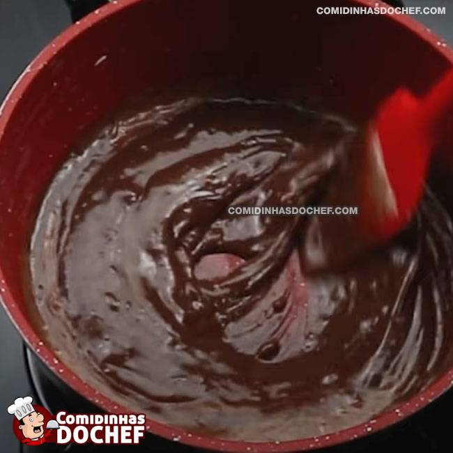 Pavê de Creme e Chocolate - Passo 4