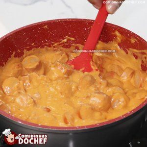 Strogonoff de Salsicha com Ketchup