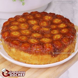Bolo de Banana com Calda de Caramelo