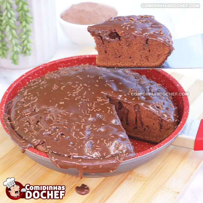 BOLO DE CHOCOLATE FEITO NA PANELA OU FRIGIDEIRA 