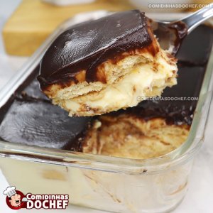 Pavê de Bolacha Champagne com Chocolate