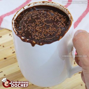 Bolo de Caneca de Chocolate de Micro-Ondas
