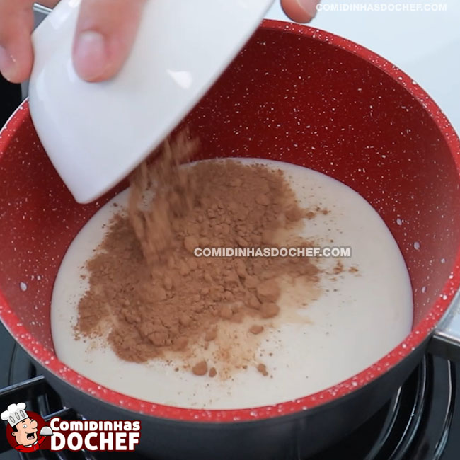 Bolo de Caneca de Chocolate de Micro-Ondas - Passo 1