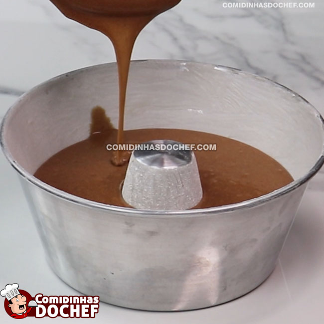 Bolo de Chocolate com Cobertura de Chocolate - Passo 5