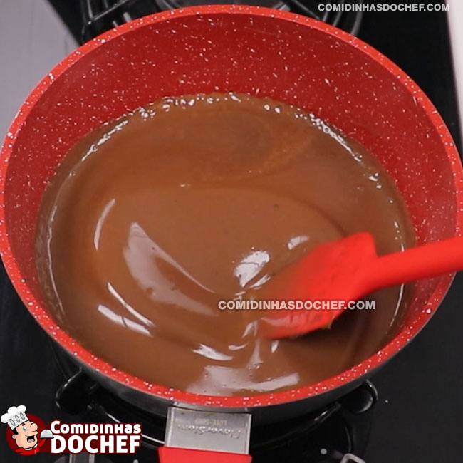 Cobertura de Chocolate para Bolo de Cenoura com Leite Condensado - Passo 2